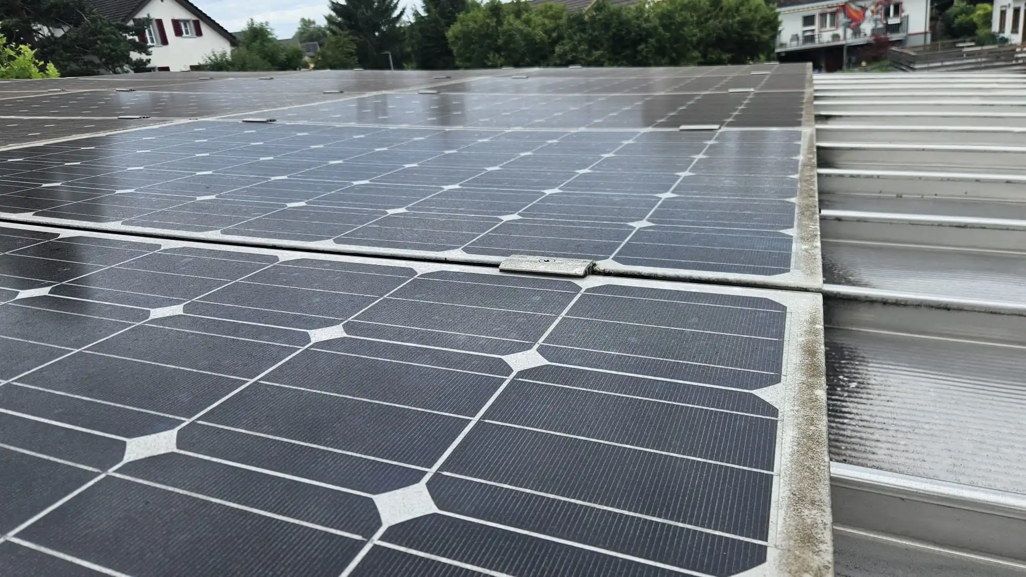 Vorher – verschmutzte Solaranlage